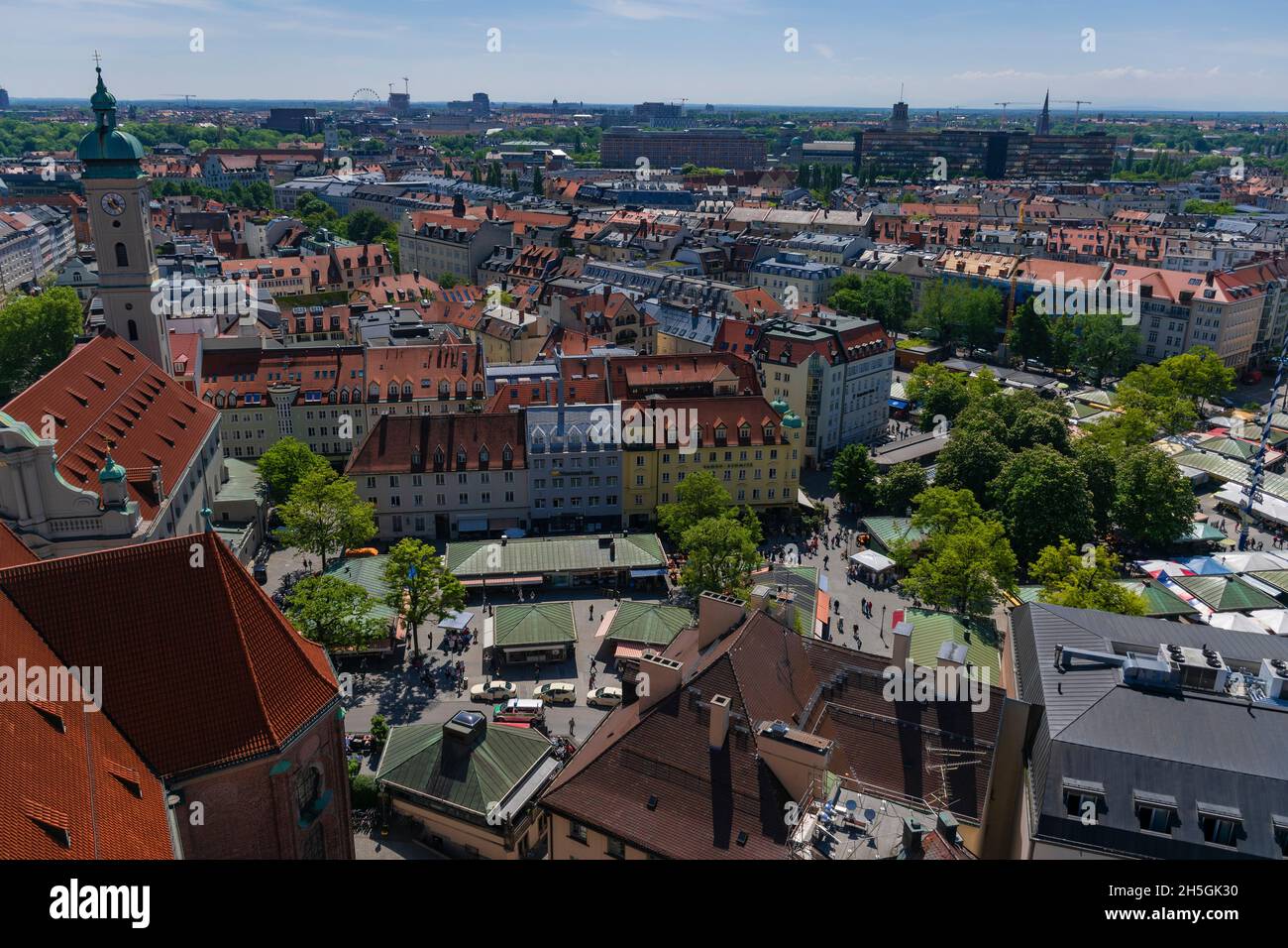 22. Mai 2019 München, Deutschland - Panoramablick auf München vom Peterskirche-Turm (St. Peter`s Kirche) Stockfoto